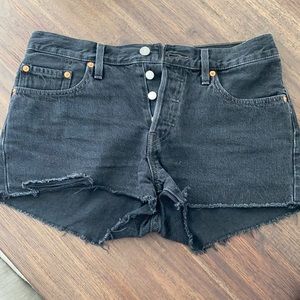 Levi 501 Jean shorts; size w27